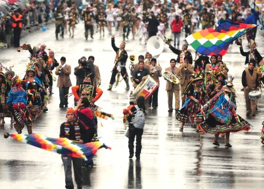 Pese a la lluvia, otra jornada de festejos por el Bicentenario (foto 1)