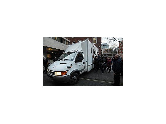 Un tribunal de Londres determinó que Julian Assange continúe preso hasta el 14 de diciembre