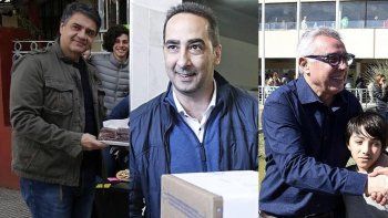 Los jefes comunales acudieron a las urnas en sus respectivos distritos.