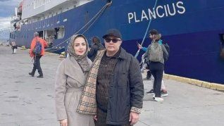 El vicepresidente de Irán frente al Plancius.