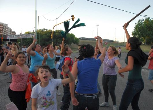 Reunión clave Gobierno-Ciudad tras la batalla campal que se cobró otra víctimaen Soldati en Villa Soldati (foto 1)