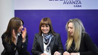 Patricia Bullrich se rebela frente a Karina Milei y arde La Libertad Avanza. Patricia Bullrich se rebela frente a Karina Milei y arde La Libertad Avanza.