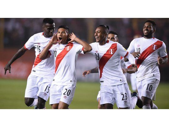 Perú derrotó a Bolivia por 2 a 1.