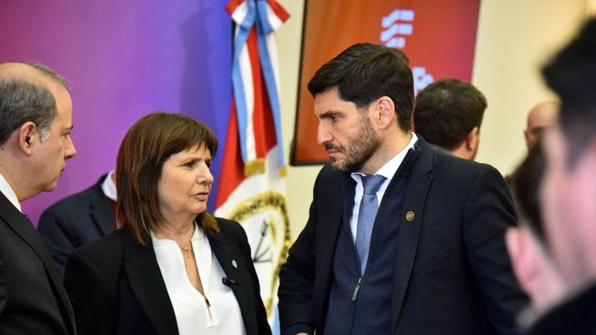 Patricia Bullrich y Maximiliano Pullaro, en Santa Fe.