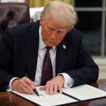 Donald Trump firmó un decreto para regular la IA. Donald Trump firmó un decreto para regular la IA.