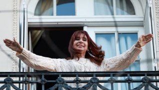 La Justicia rechazó reestablecer las pensiones de privilegio a Cristina Kirchner. La Justicia rechazó reestablecer las pensiones de privilegio a Cristina Kirchner.
