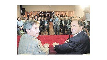 ámbito.com | Daniel Scioli, junto a Felipe Solá escuchó reclamos de intendentes que responden al actualgobernador.