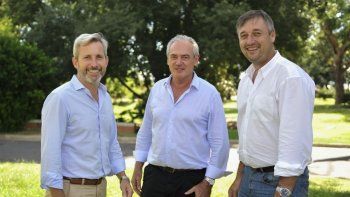 Respaldo. Frigerio, con la fórmula entrerriana que respalda la Rosada: Benedetti-Hein. Luego le brotó un dirigente que fuerza una PASO.