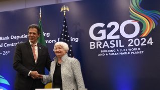 El ministro de Finanzas de Brasil, Fernando Haddad, junto a la secretaria del Tesoro de los EEUU,  Janet Yellen.