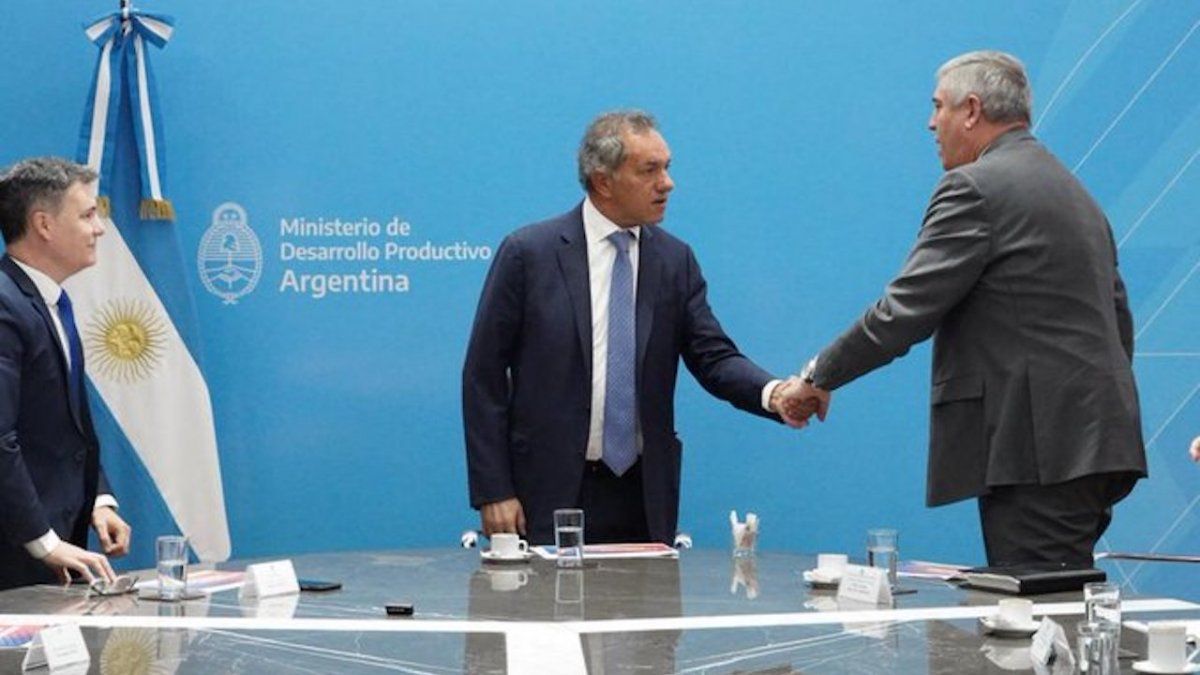 Renault presented Scioli with its expansion plan in Argentina