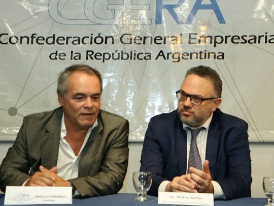 El Presidente de CGERA, Marcelo Fern&aacute;ndez, junto al ministro de Desarrollo Productivo, Mat&iacute;as Kulfas.
