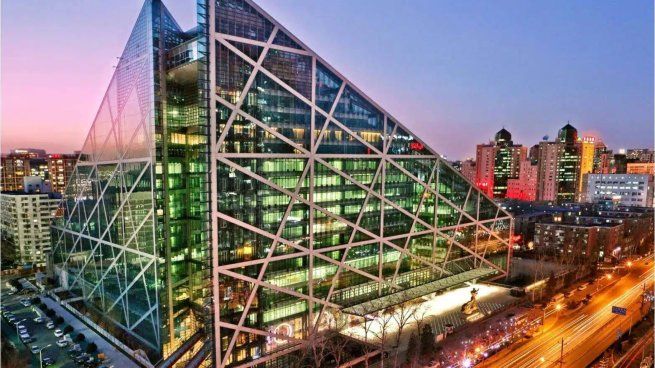 Situado en el distrito de Chaoyang, el interior del Hotel Éclat parece una galería de arte. 