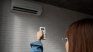 The improvised installation of an air conditioning between two rooms generated a viral wave for its ingenuity and practicality in social networks. The improvised installation of an air conditioning between two rooms generated a viral wave for its ingenuity and practicality in social networks.