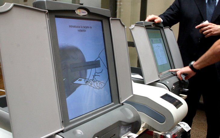 denuncian irregularidades en el voto electronico en neuquen
