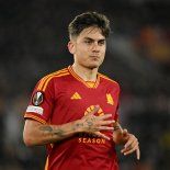 Paulo Dybala dejó en duda su continuidad en Roma tras asegurar que el clásico ante Lazio podría ser su última función como local. Paulo Dybala dejó en duda su continuidad en Roma tras asegurar que el clásico ante Lazio podría ser su última función como local.