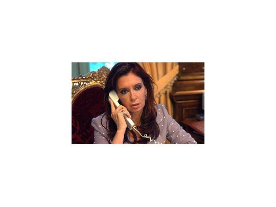Cristina le reclamó a Chávez que desmienta supuestos dichos sobre nacionalización de empresas