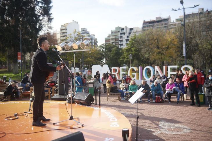 Durante el evento se llevarán a cabo charlas y talleres. Durante el evento se llevarán a cabo charlas y talleres.