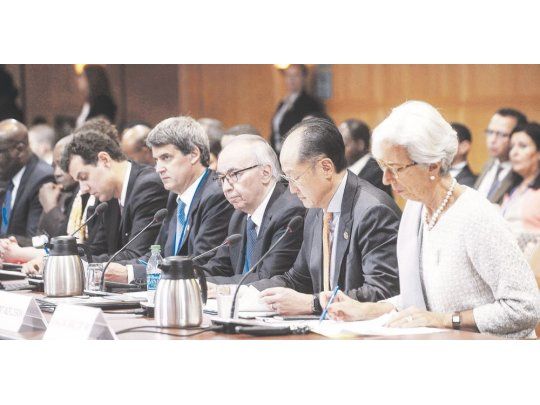 Agenda. Prat Gay participó ayer en Washington de los encuentros que forman parte de la Asamblea Anual del FMI y el BM, junto  a los titulares de ambos organismos, Christine Lagarde y Jim Young Kim.