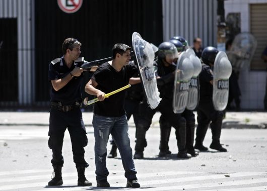 Gendarmería tuvo que frenar intentos de saqueos en el Conurbano (foto 1)