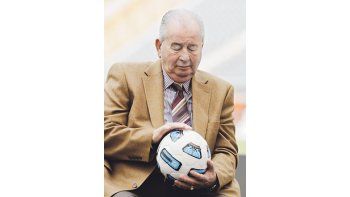 ámbito.com | Desde 1979, Julio Grondona es el  hombre fuerte del  fútbol argentino. Supo sobrevivir a  todo  tipo de gobiernos y presiones.