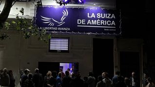 La Libertad Avanza inauguró su primera sede en Uruguay tras convertirse en un partido reconocido por la Corte Electoral. La Libertad Avanza inauguró su primera sede en Uruguay tras convertirse en un partido reconocido por la Corte Electoral.