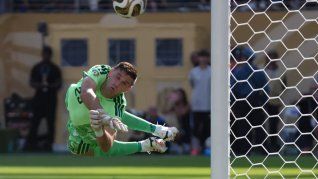 Dibu Martínez, la figura de Argentina: el estandarte que sostuvo a la Selección pese a la derrota Dibu Martínez, la figura de Argentina: el estandarte que sostuvo a la Selección pese a la derrota
