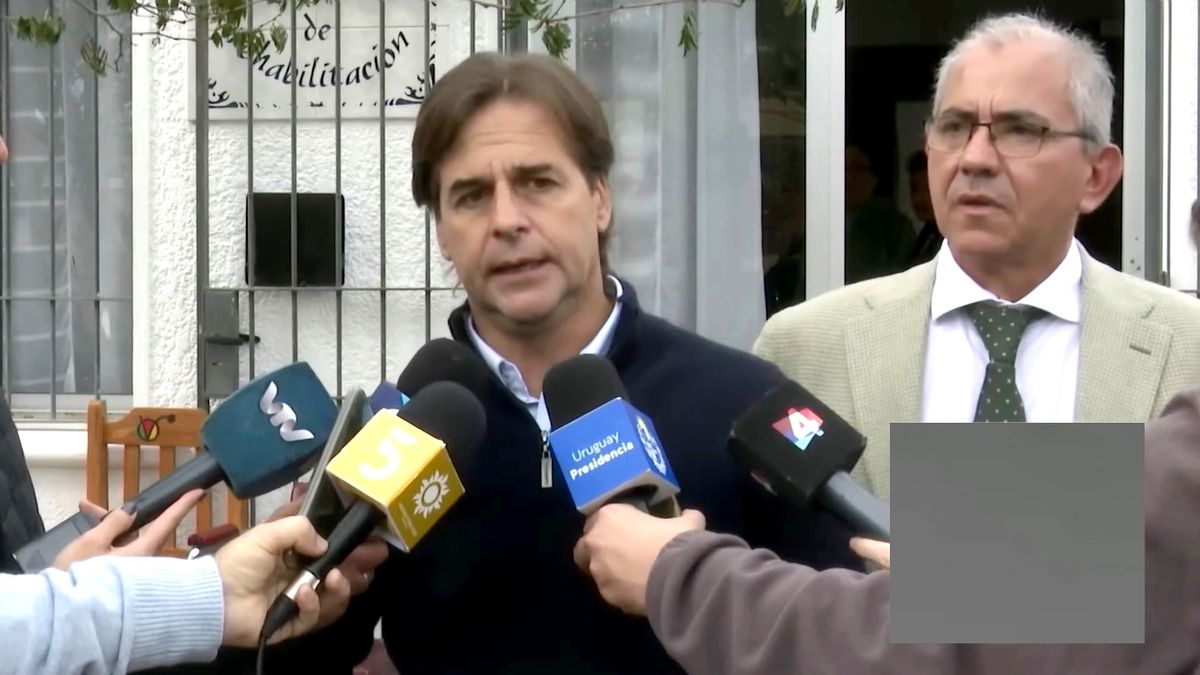 The government will try to appreciate the dollar to  or , said Lacalle Pou