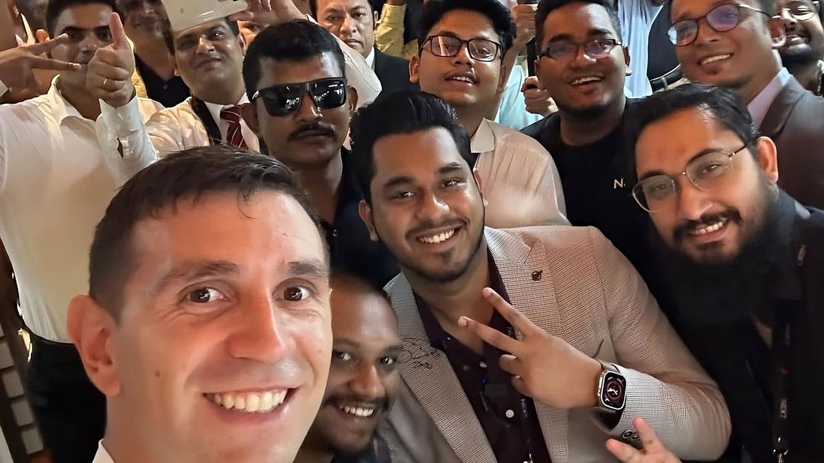 Emiliano “Dibu” Martínez revolutionized Bangladesh with his visit