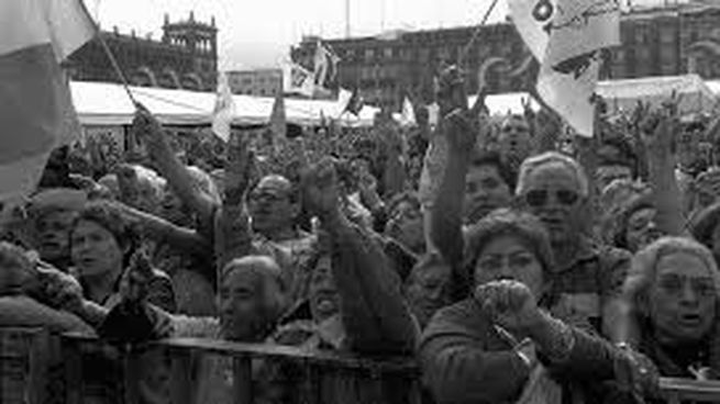 En 1988 se realiza un acto multitudinario por los 50 años de la expropiación petrolera.