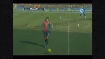 El tacazo de Palacio, el gol del que habla todo Italia