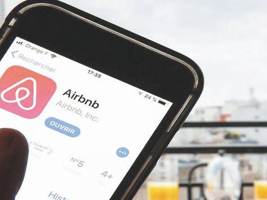 Nueva York pone fin a los alquileres temporarios: un nuevo desafío para Airbnb.  