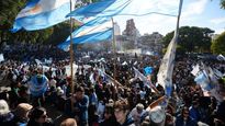 Miles de militantes acudieron a Parque Lezama.