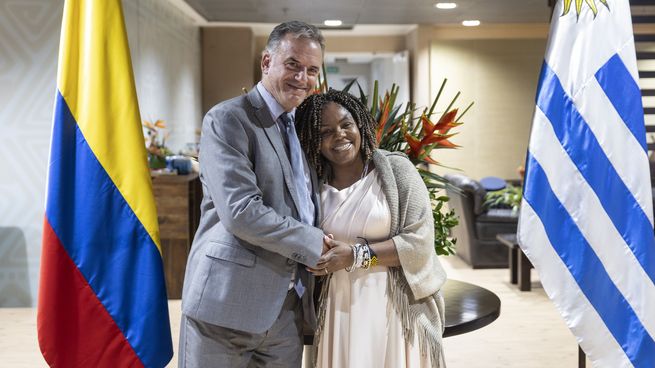 El presidente Yamandú Ors fue recibido por la vicepresidenta Francia Márquez.&nbsp;