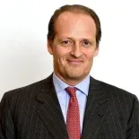 Logró un gran éxito empresarial pese a la fuerte disputa familiar. Logró un gran éxito empresarial pese a la fuerte disputa familiar.