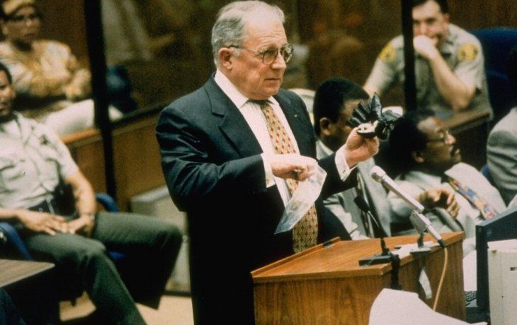 Murió Bailey, el abogado que defendió a OJ Simpson