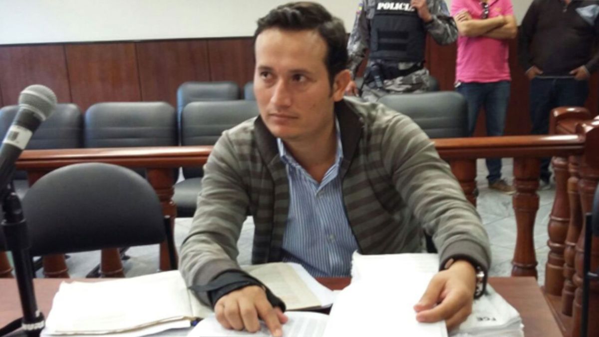 They pepper a prosecutor in Ecuador with more than 40 shots