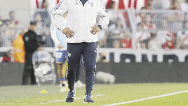 variantes. Deberá introducir obligatoria y cuantiosamente Almirón para el partido ante Belgrano, ya que tendrá bajas por lesiones y por convocatorias al Sub 20 de Valentín Barco y de Luciano Di Lollo.