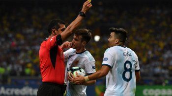 Zambrano se defendió de las acusaciones argentinas y disparó contra la Selección.