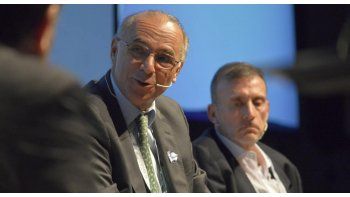 ámbito.com | Juan Chediack, vicepresidente de la Cámara Argentina de la Construcción, y Norberto Montero, socio de PwC Argentina, durante el 35° Congreso Anual del IAEF.