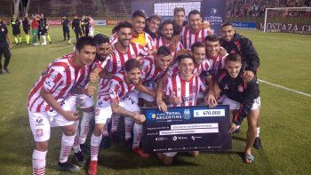 Con la cabeza puesta en la Superliga, San Martín de Tucumán necesitó de los penales para eliminar a Agropecuario.