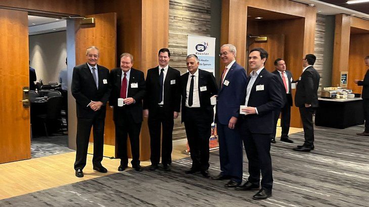 El IAPG Houston organizó un encuentro con empresarios nacionales y extranjeros en el segundo piso del hotel C. Baldwin, Curio Collection by Hilton. El IAPG Houston organizó un encuentro con empresarios nacionales y extranjeros en el segundo piso del hotel C. Baldwin, Curio Collection by Hilton.