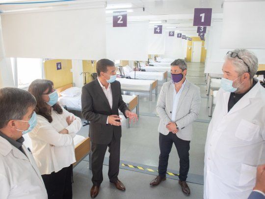 Picos. En Mendoza, Suarez resiste a endurecer restricciones y el viernes amplió camas para internación Covid