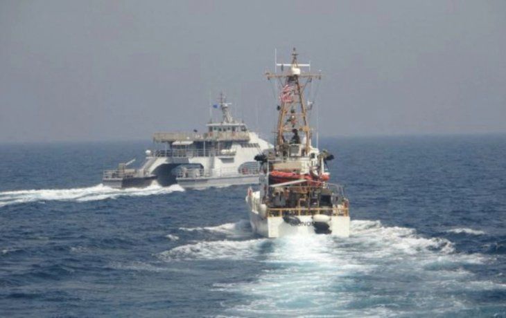 Imágenes del momento del hostigamiento de una barco de los Guardianes de la Revolución a un navío estadounidense.