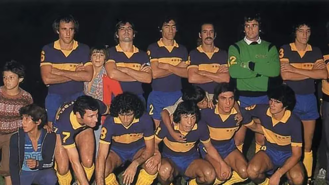El exjugador salió campeón internacional con Boca, pero después cambió la pelota por los autos.