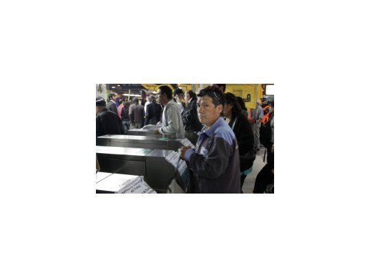 Metrodelegados liberarán molinetes este lunes.