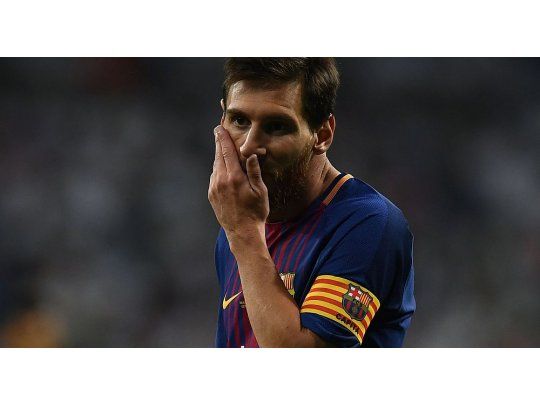 Messi le habría bajado el pulgar a Ozil.