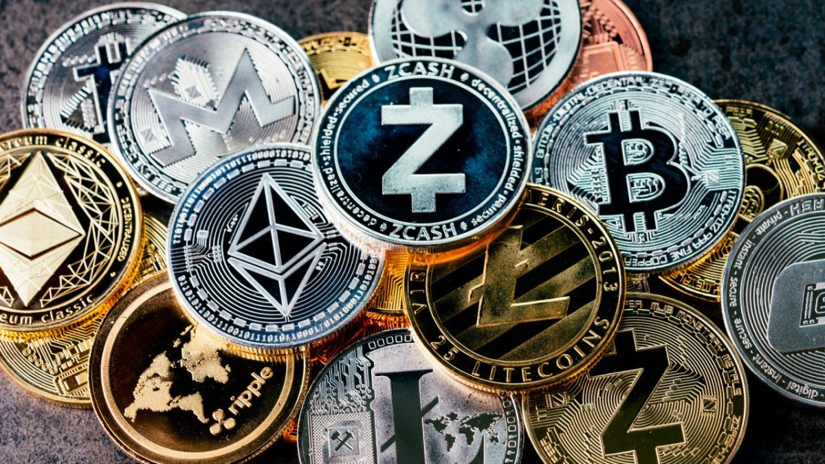 Cryptocurrencies: Bitcoin moves away from its historical maximum, but the Altcoins fly up to 19% in the week