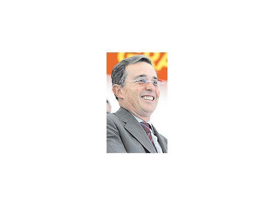 El presidentecolombiano,Alvaro Uribe,es uno de losmás firmesaliados deEstadosUnidos enSudamérica.Pese a eso,ha logradomantenerrelacionesrazonablescon elvenezolanoHugo Chávez.