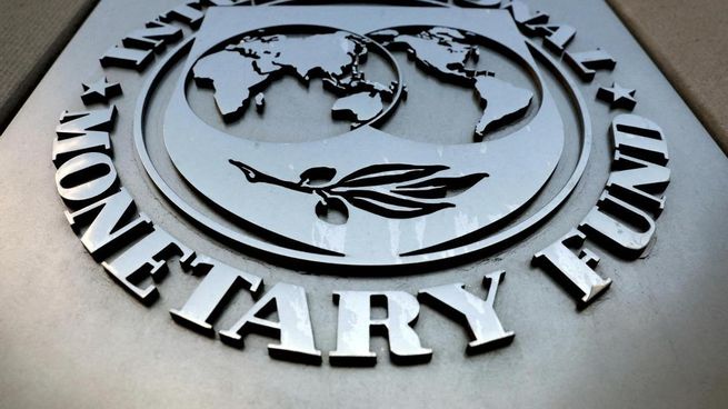 El FMI pidió a la Reserva Federal de Estados Unidos postergar una posible decisión de recortar las tasas de interés.