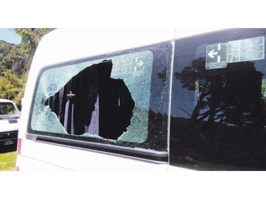 Atacaron el auto en el que viajaba Macri en Neuquén: hay siete detenidos